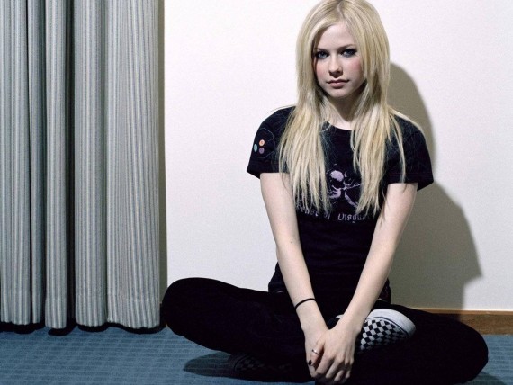 Free Send to Mobile Phone Avril Lavigne Celebrities Female wallpaper num.143