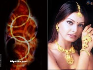 Bipasha Basu / Celebrities Female