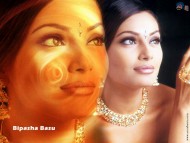 Download Bipasha Basu / Celebrities Female