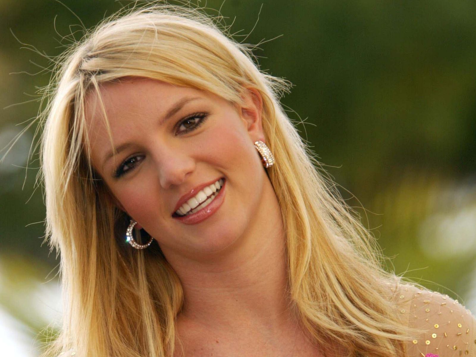 Download full size Britney Spears wallpaper / Celebrities Female / 1600x1200