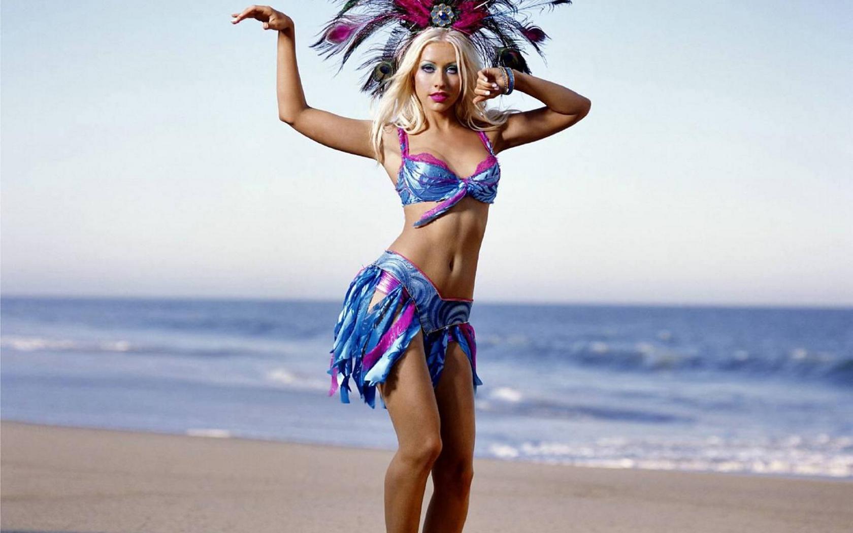 Download full size Christina Aguilera wallpaper / Celebrities Female / 1680x1050