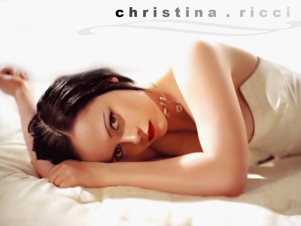 Download Christina Ricci / Celebrities Female wallpaper / 1024x768