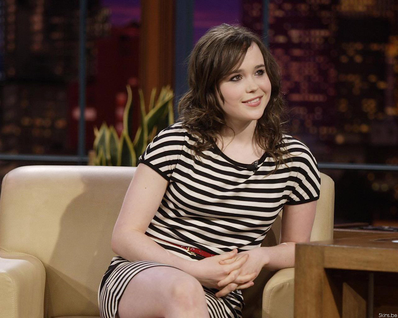 Download High quality Ellen Page wallpaper / Celebrities Female / 1280x1024