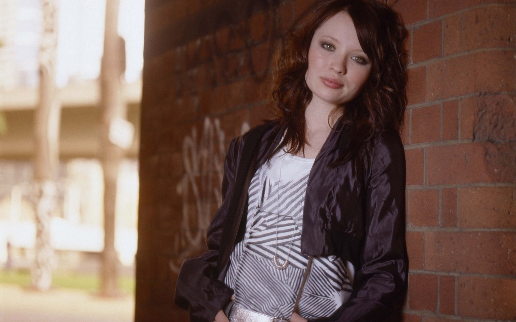 Download High quality Emily Browning wallpaper / Celebrities Female / 1680x1050