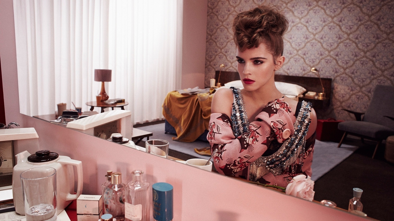 Download HQ Emma Watson wallpaper / Celebrities Female / 1366x768
