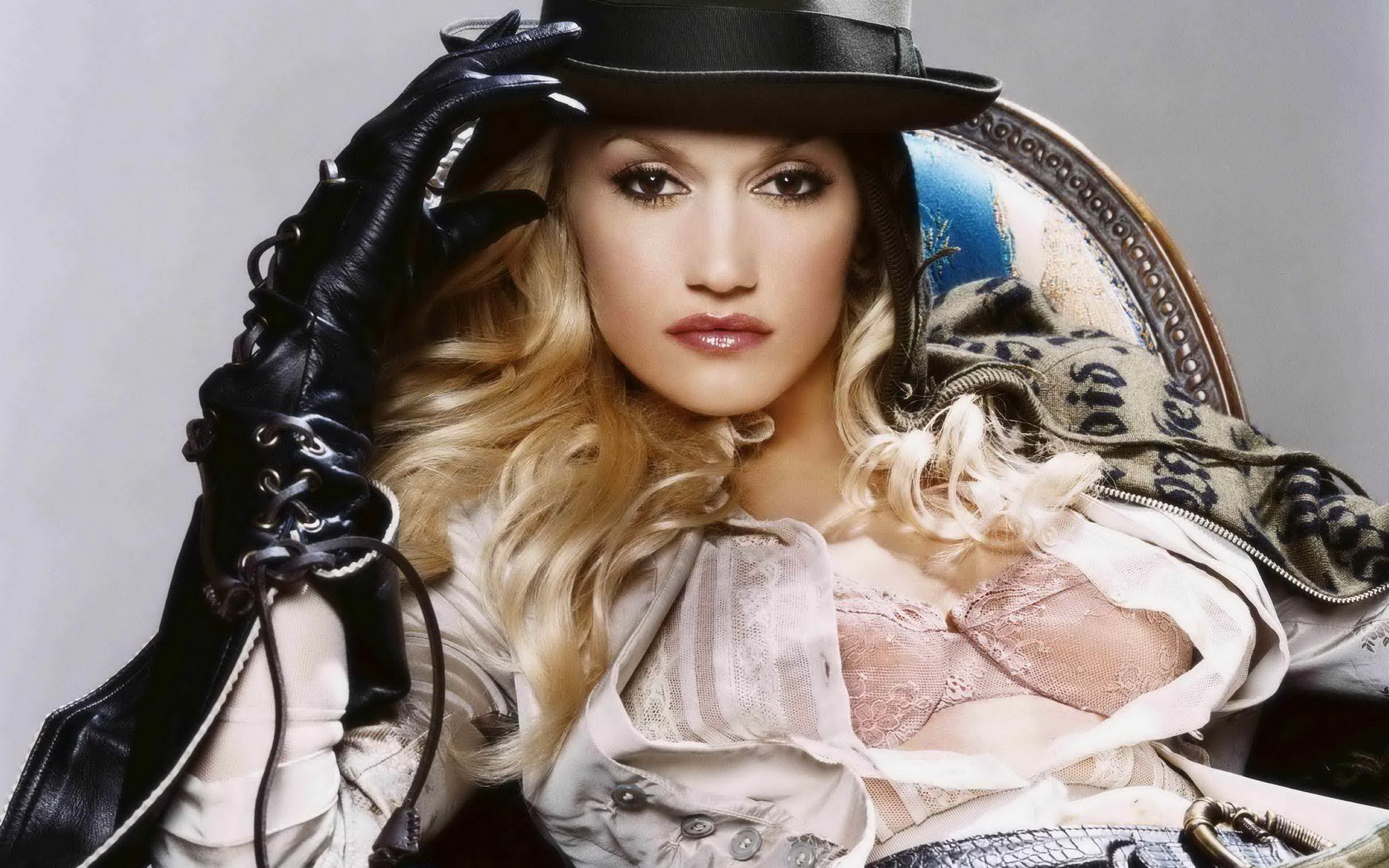 Download High quality Gwen Stefani wallpaper / Celebrities Female / 1680x1050