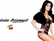 Download Iglesias Dezamagit / Celebrities Female