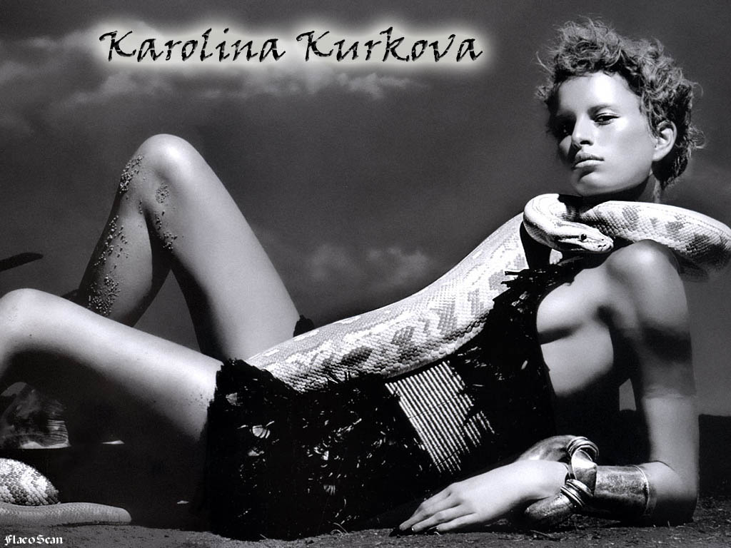 Full size Karolina Kurkova wallpaper / Celebrities Female / 1024x768