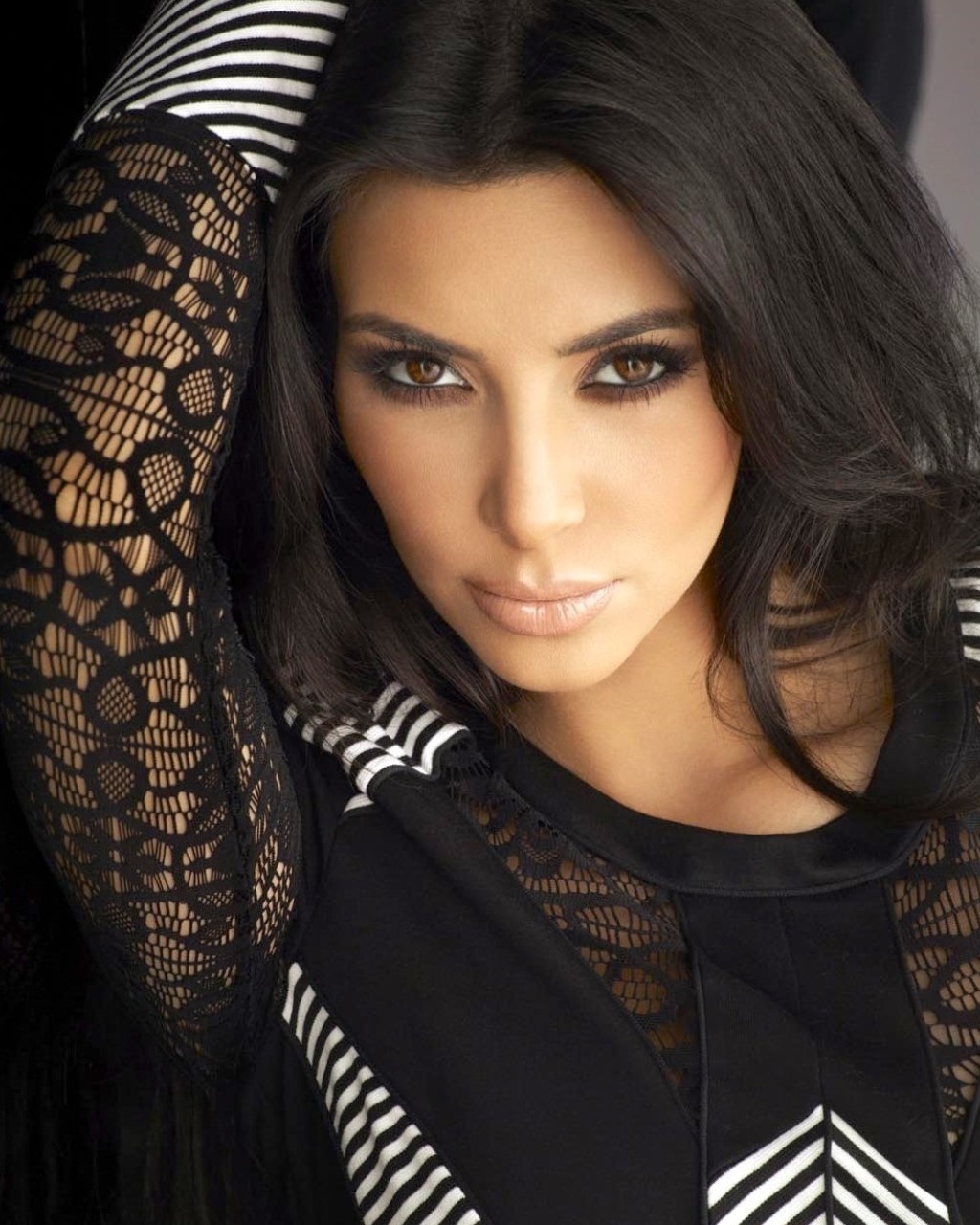 Download High quality Kim Kardashian wallpaper / Celebrities Female / 1024x1280