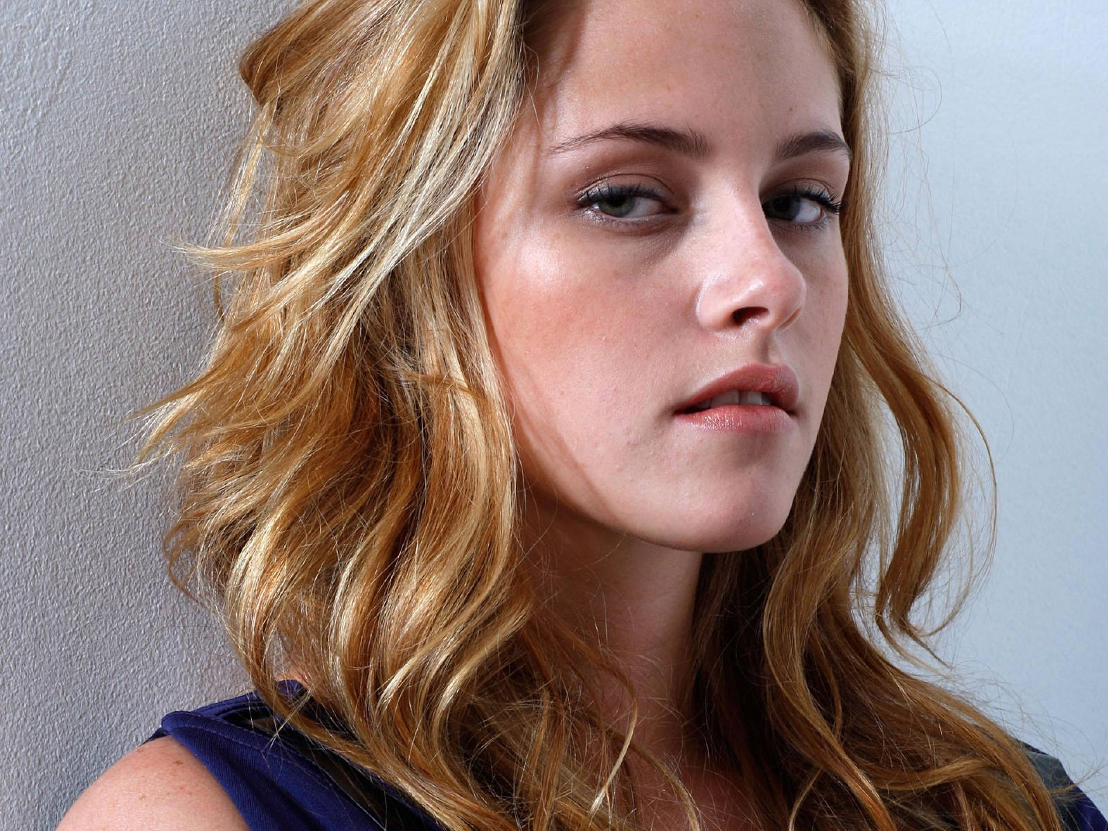 Download full size Kristen Stewart wallpaper / Celebrities Female / 1600x1200