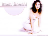 Leah Remini / Celebrities Female