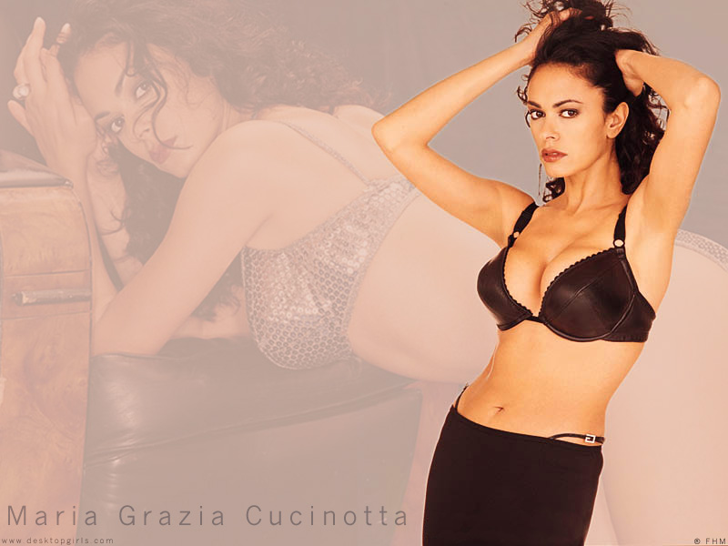 Full size Maria Grazia Cucinotta wallpaper / Celebrities Female / 800x600