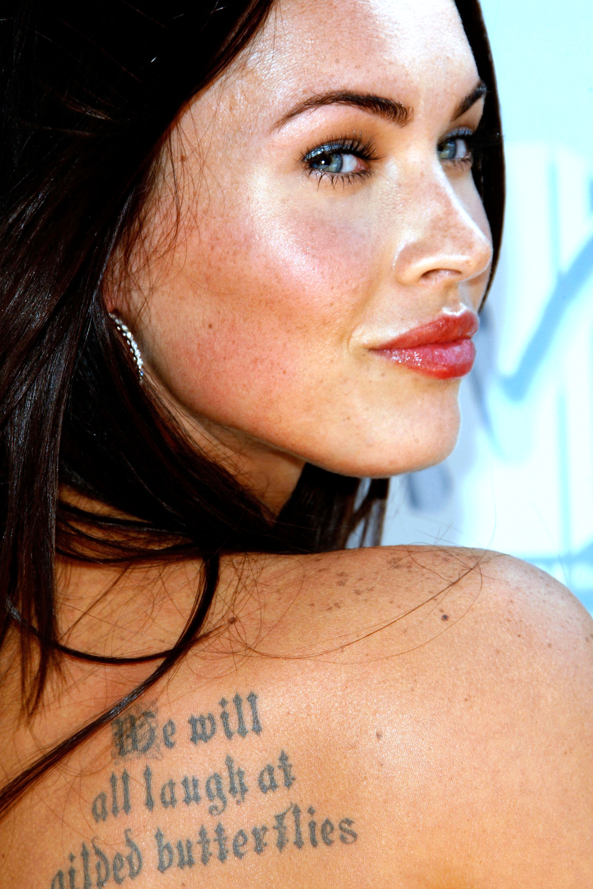 Download full size Megan Fox wallpaper / Celebrities Female / 2000x3000