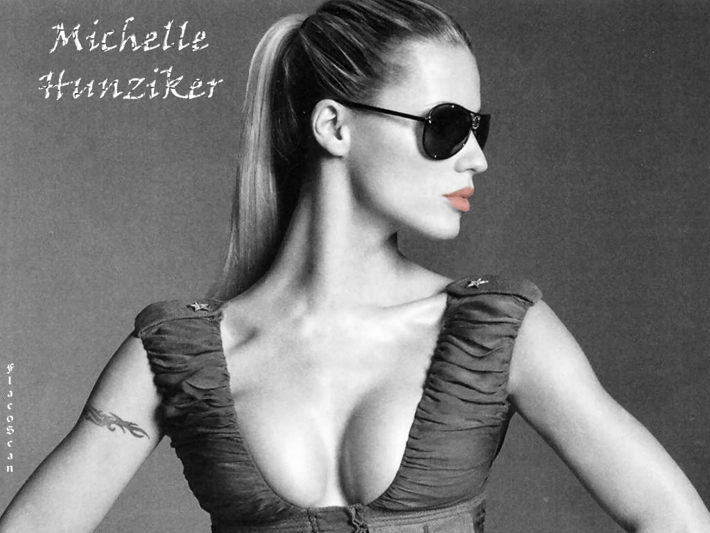 Full size Michelle Hunziker wallpaper / Celebrities Female / 1024x768