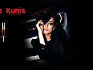 Mila Kunis / Celebrities Female