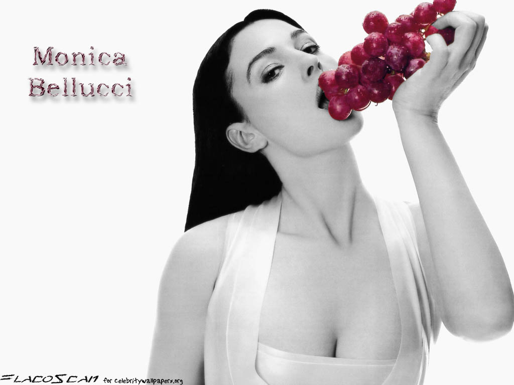 Download Monica Bellucci / Celebrities Female wallpaper / 1024x768