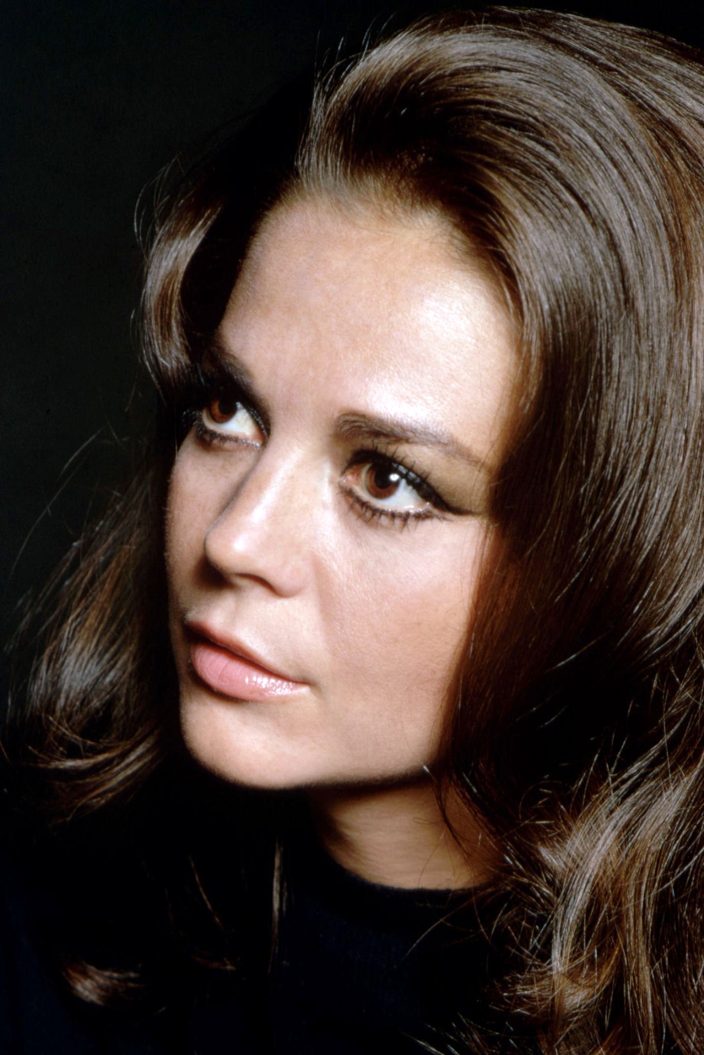 Download High quality Natalie Wood wallpaper / Celebrities Female / 1430x2143