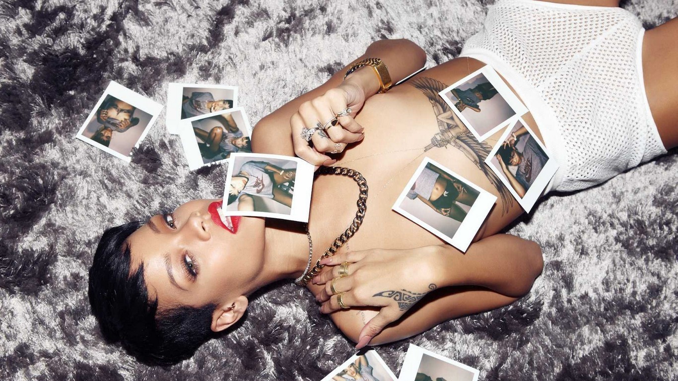 Download HQ Rihanna wallpaper / Celebrities Female / 1366x768