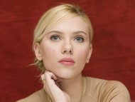 Scarlett Johansson / Celebrities Female