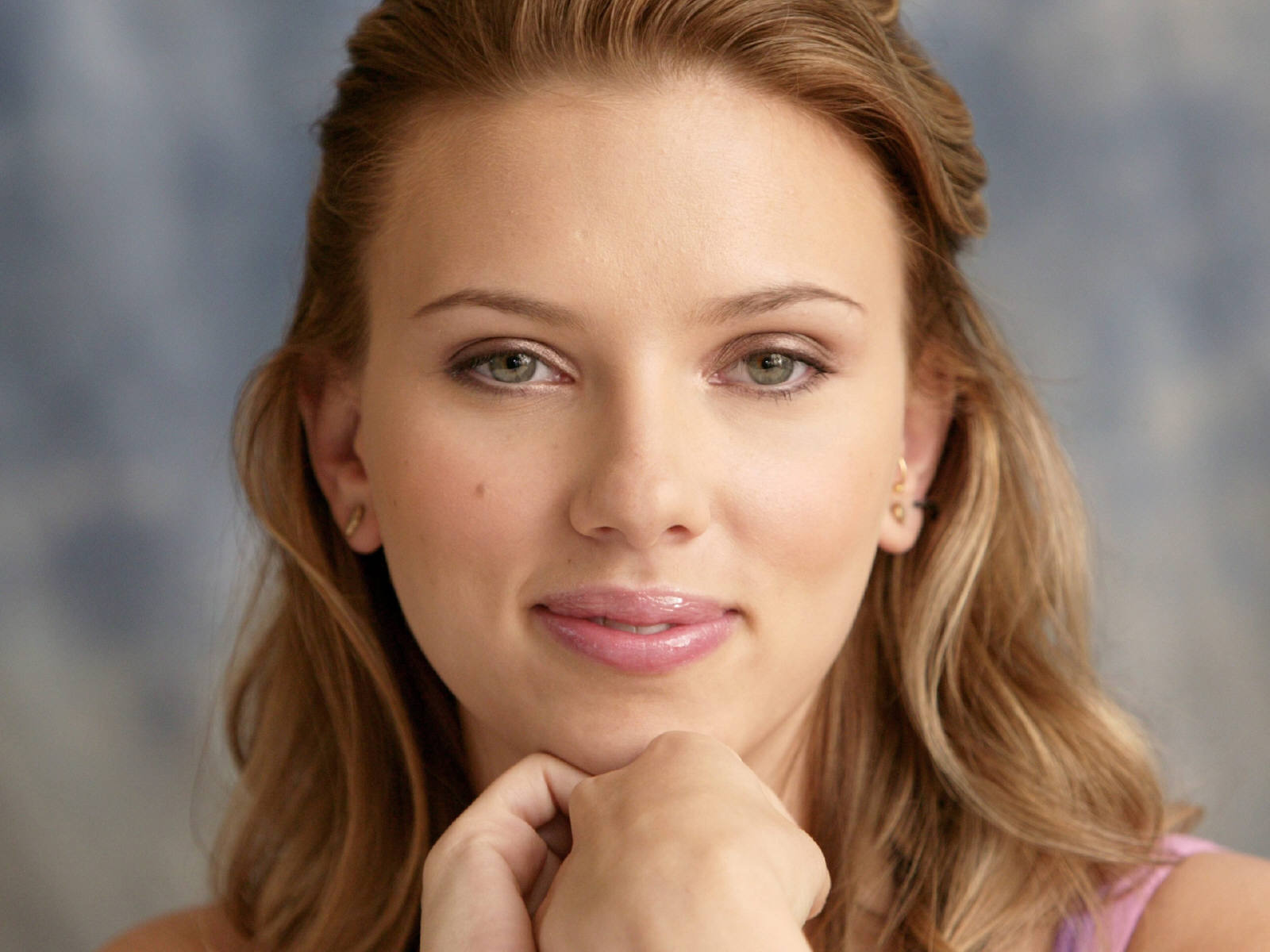 Download full size Scarlett Johansson wallpaper / Celebrities Female / 1600x1200