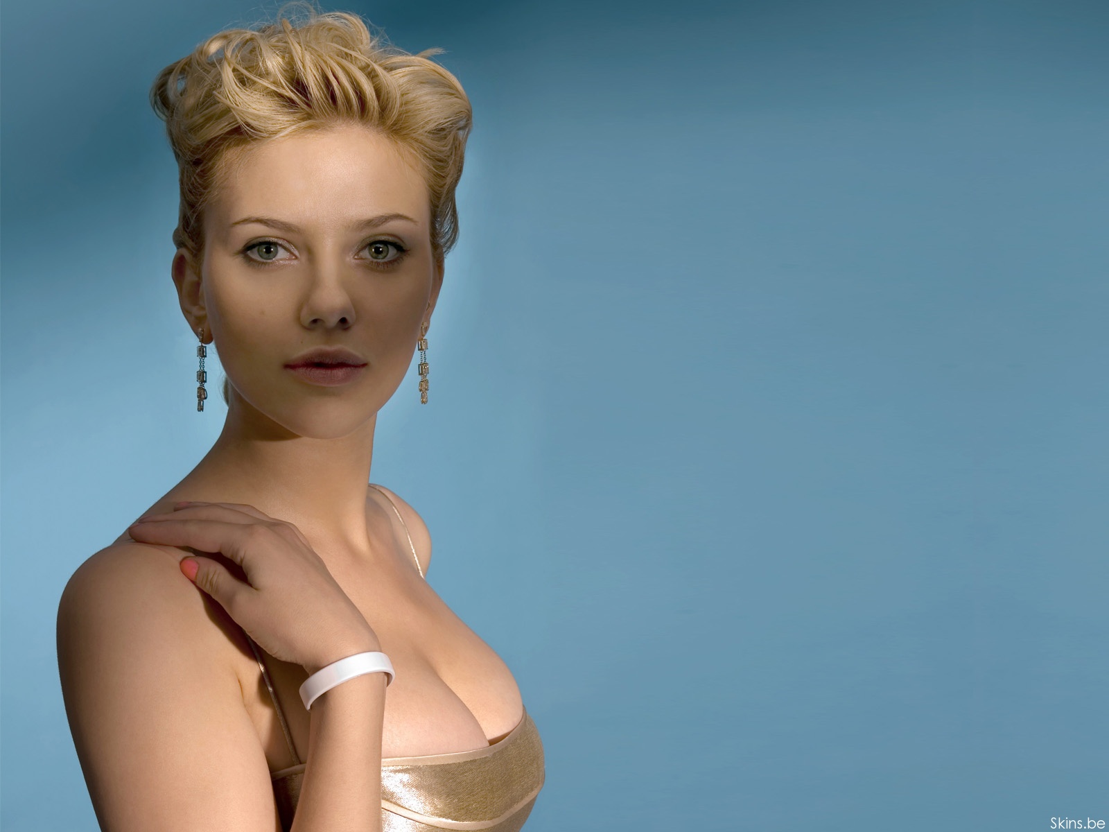 Download HQ Scarlett Johansson wallpaper / Celebrities Female / 1600x1200