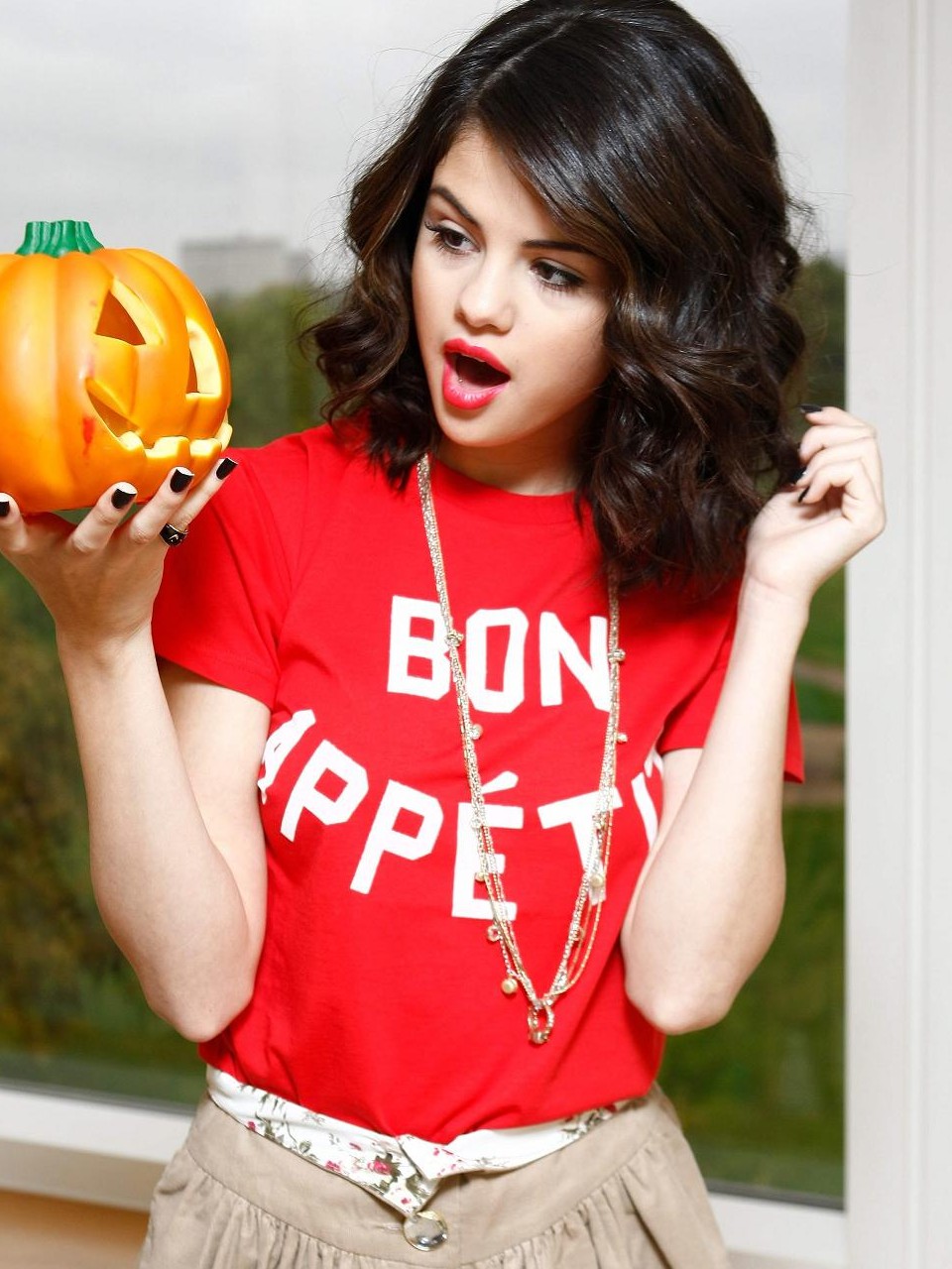 Download full size Selena Gomez wallpaper / Celebrities Female / 960x1280