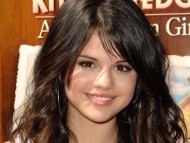 Download Selena Gomez / Celebrities Female