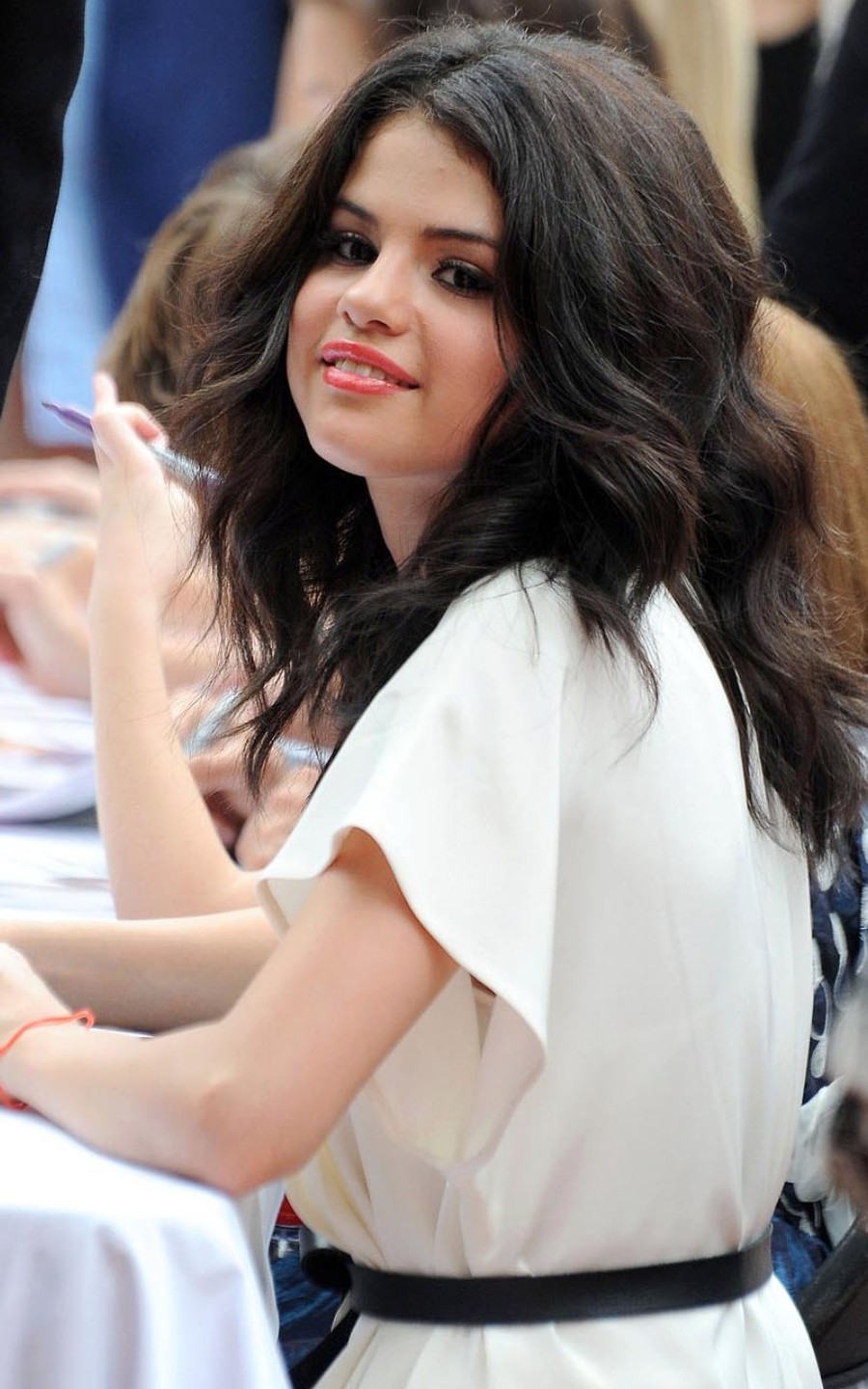 Download full size Selena Gomez wallpaper / Celebrities Female / 900x1440
