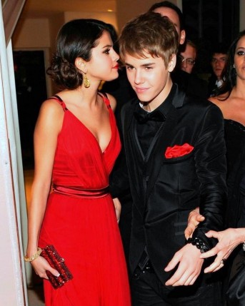Free Send to Mobile Phone With Justin Bieber Selena Gomez wallpaper num.37