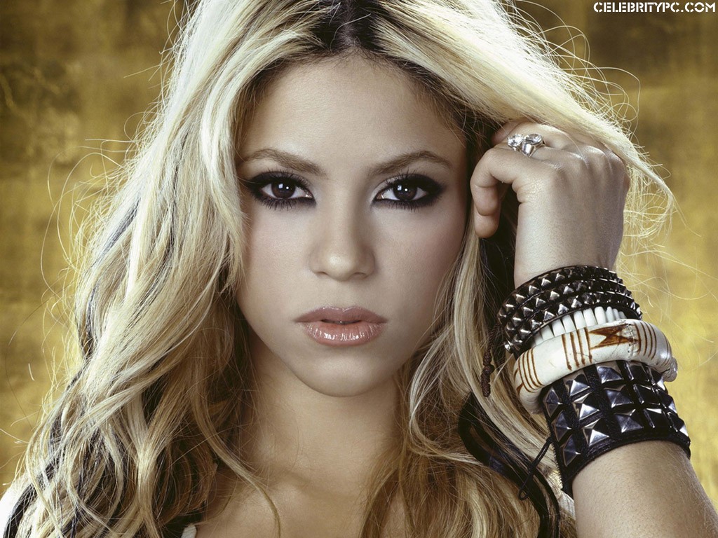 Full size Shakira wallpaper / Celebrities Female / 1024x768