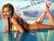 Sonya Kraus / Celebrities Female