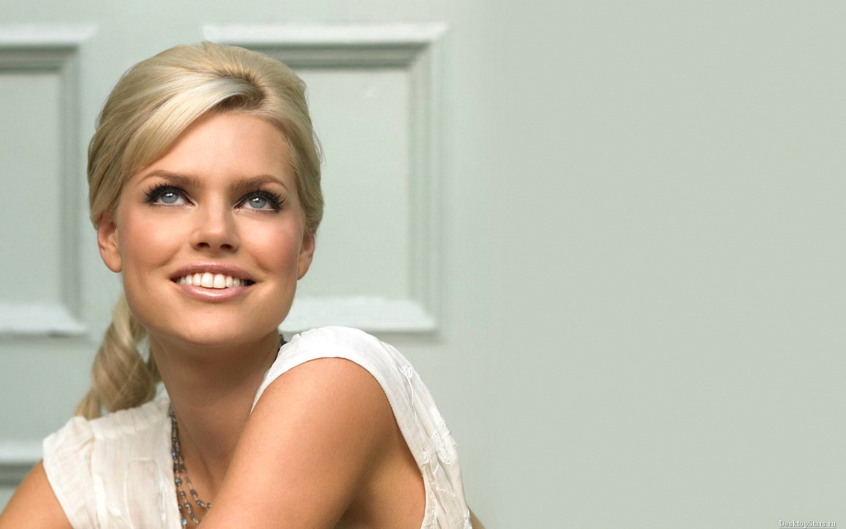 Download High quality Sophie Monk wallpaper / Celebrities Female / 1680x1050