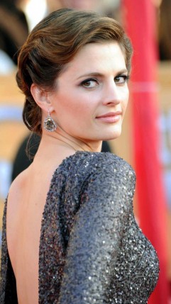 Free Send to Mobile Phone look back Stana Katic wallpaper num.1