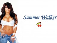 Summer Walker / Celebrities Female