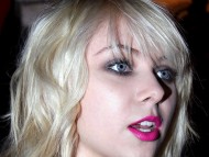 Download Taylor Momsen / Celebrities Female
