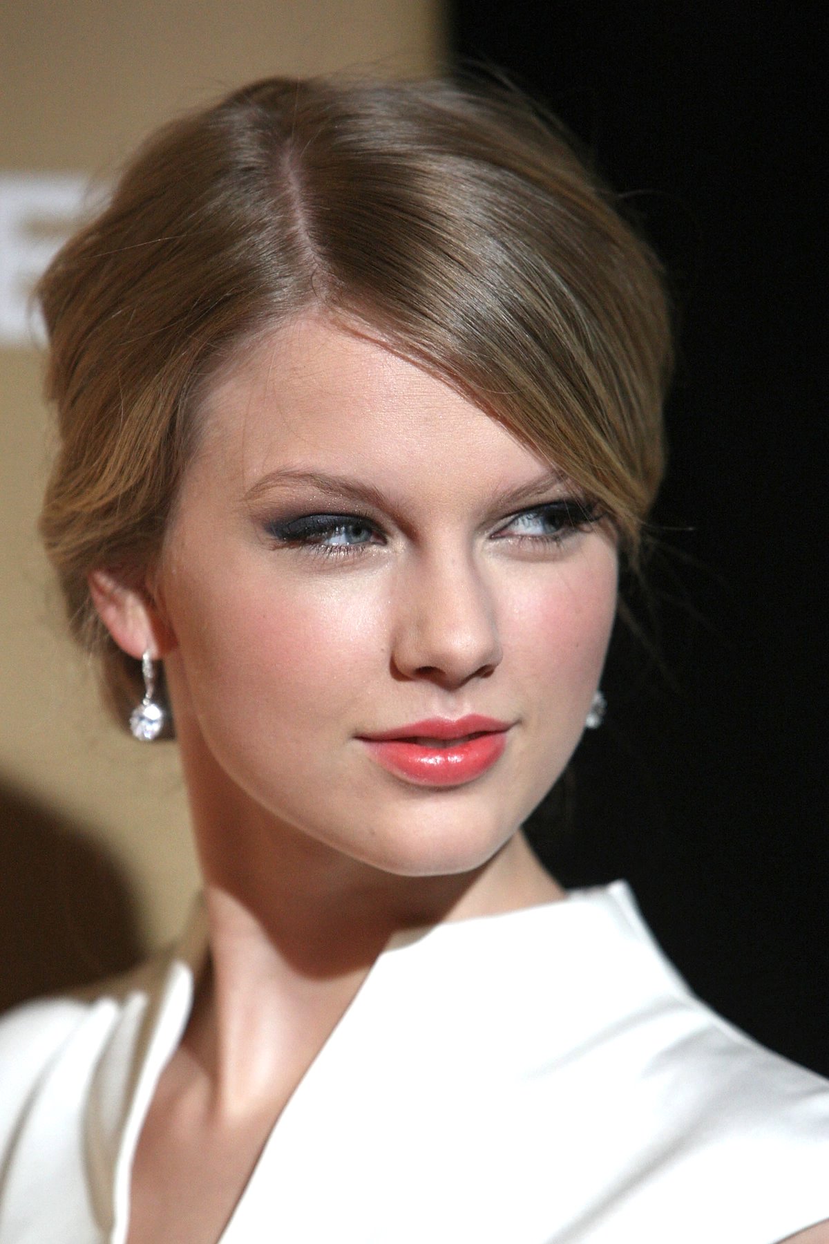 Download HQ Taylor Swift wallpaper / Celebrities Female / 1200x1800