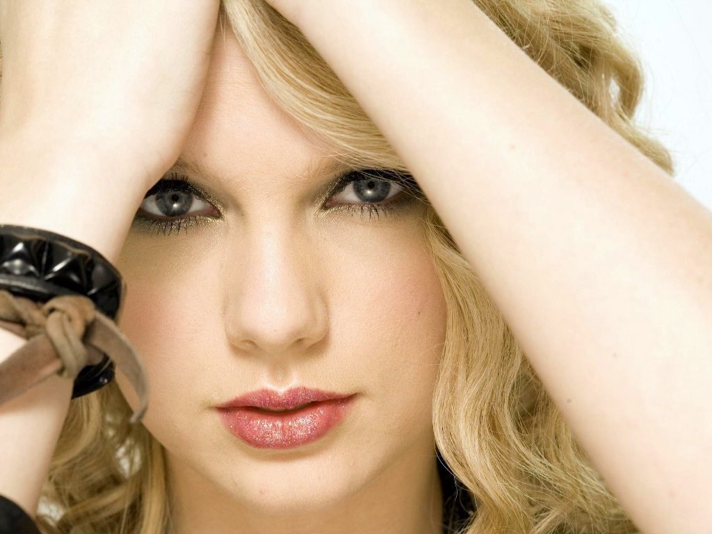 Download Taylor Swift / Celebrities Female wallpaper / 1024x768
