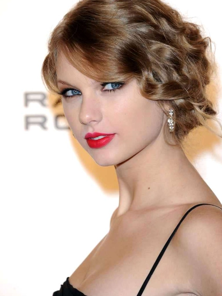 Download High quality Taylor Swift wallpaper / Celebrities Female / 768x1024