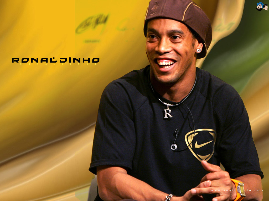 Full size laughs Ronaldinho wallpaper / 1024x768