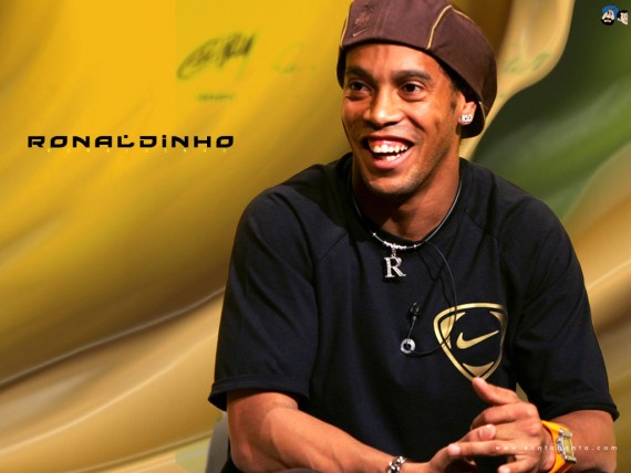 Free Send to Mobile Phone laughs Ronaldinho wallpaper num.4