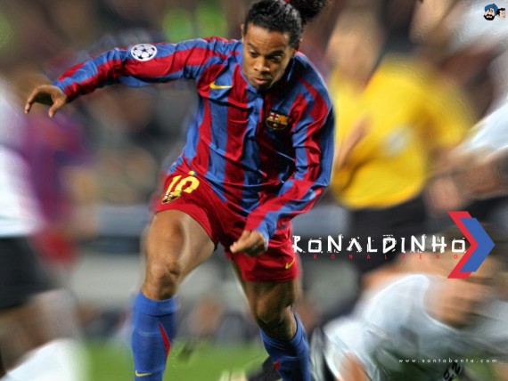 Free Send to Mobile Phone running Ronaldinho wallpaper num.2
