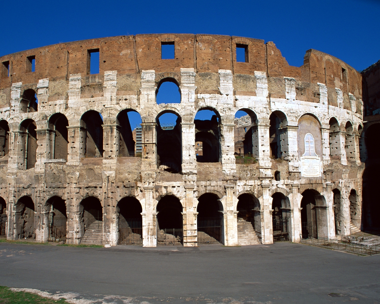 Download full size The Coliseum (lat. Colosseum, italy Colosseo) Italy wallpaper / 1280x1024