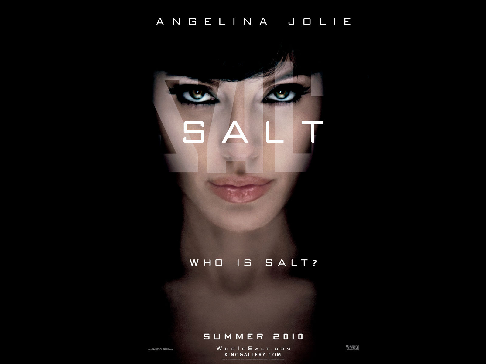 Download High quality Angelina Jolie 2010 Salt wallpaper / 1600x1200