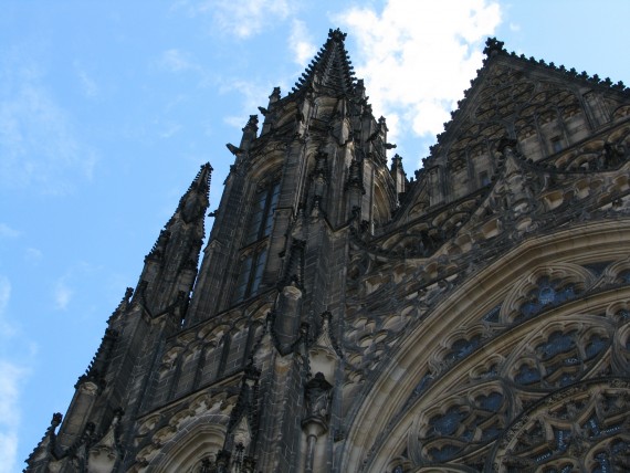Free Send to Mobile Phone Front view of Saint Vitus Cathedral Architecture wallpaper num.64