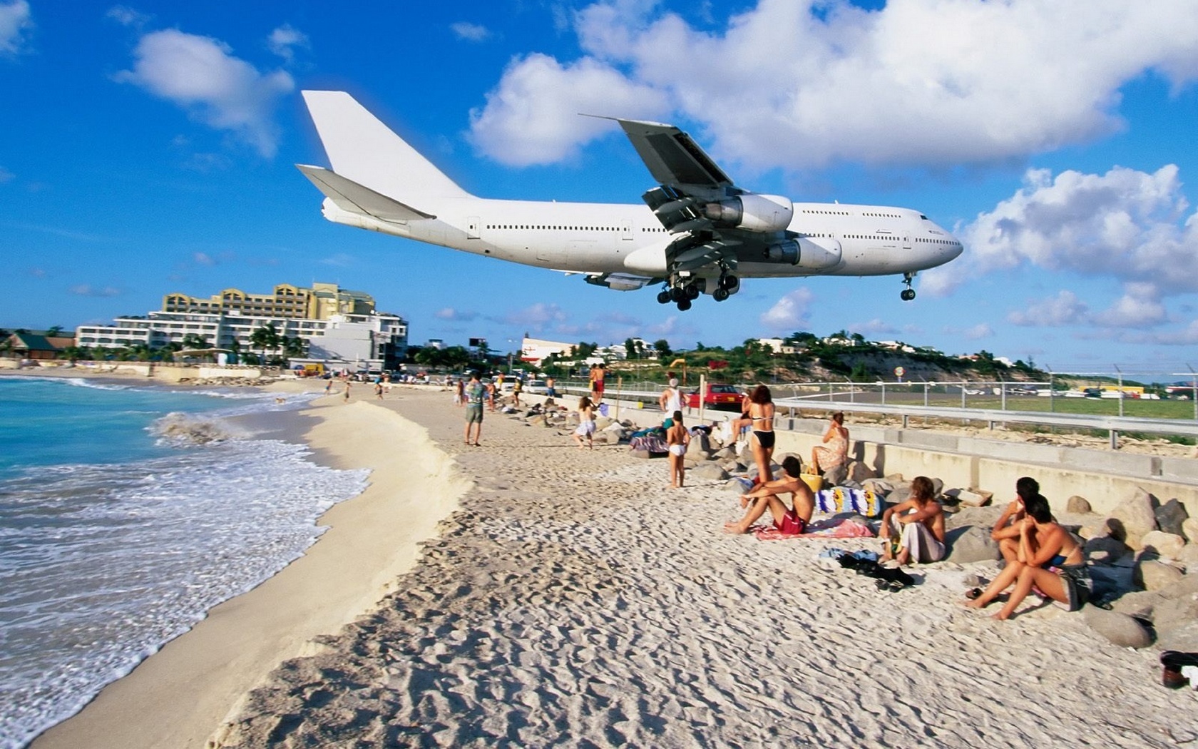 Download HQ Plane Landing At Airport,Maho Bay,Saint-Martin Beaches wallpaper / 1680x1050