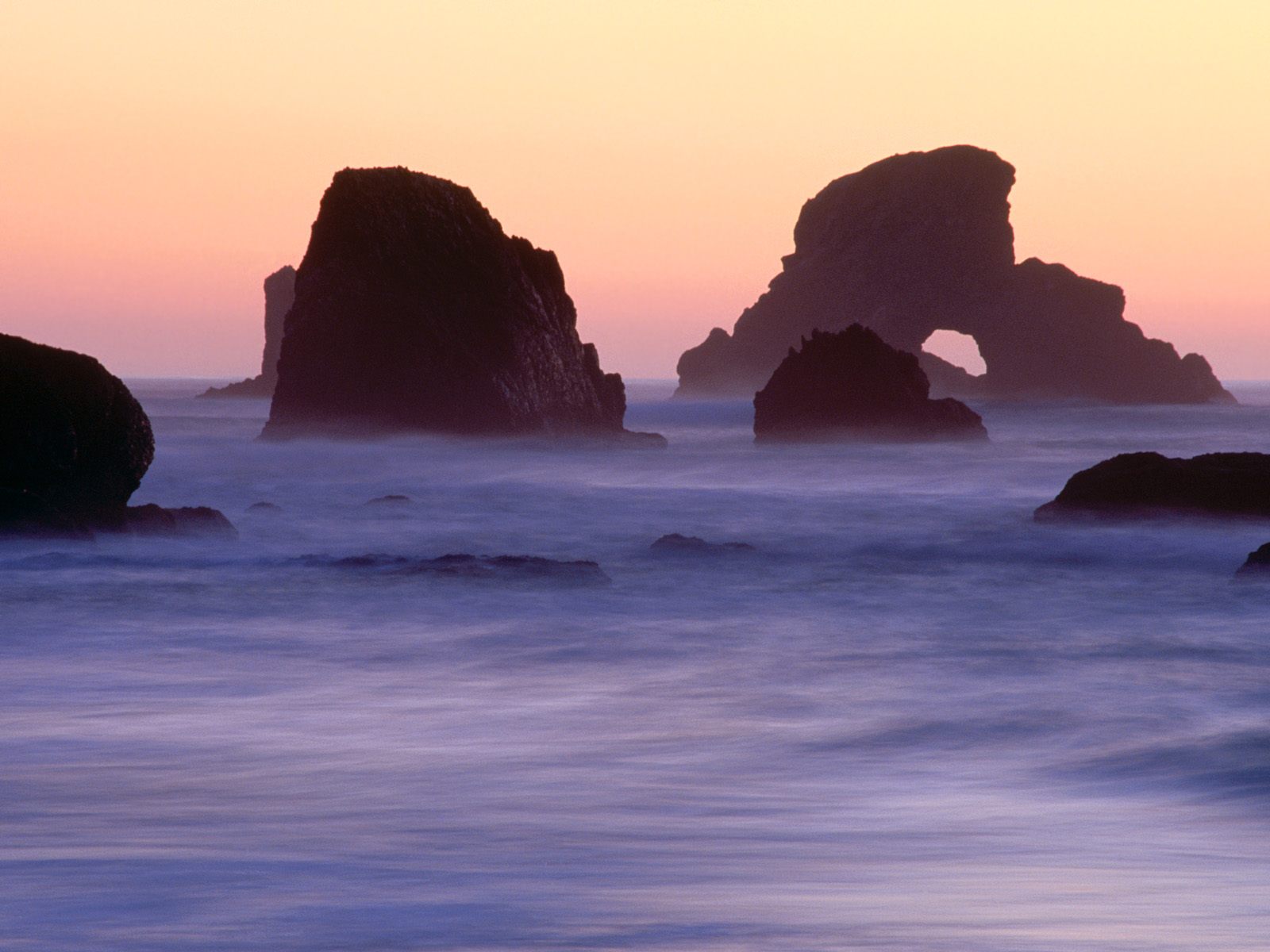 Download full size Evening Falls over Sea Stacks, Ecola State Park, Oregon Beaches wallpaper / 1600x1200