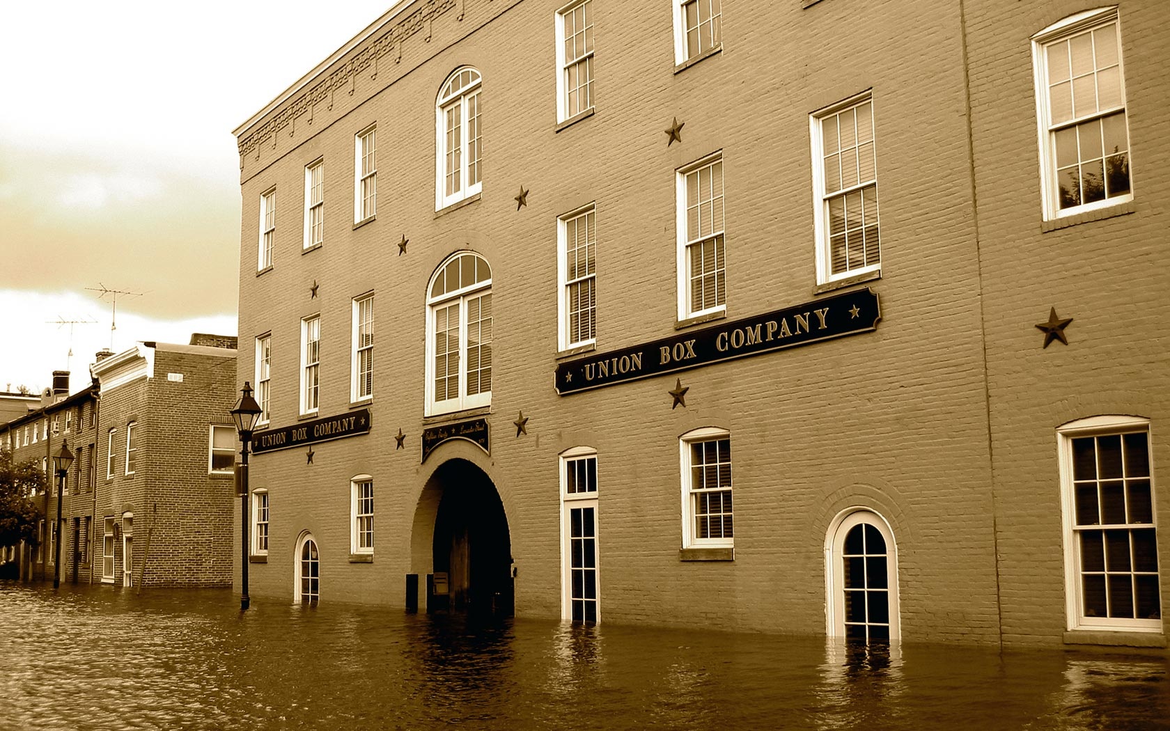 Download HQ flood Cities wallpaper / 1680x1050