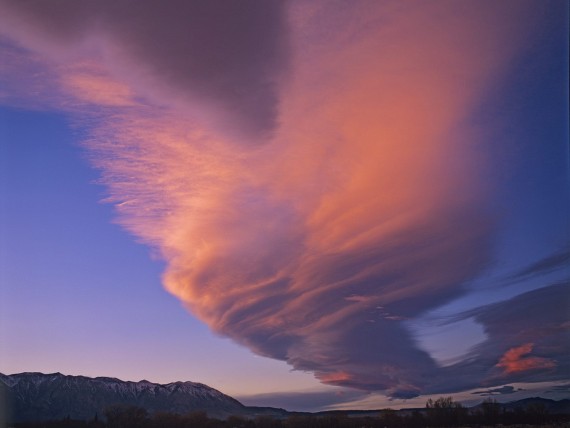 Free Send to Mobile Phone Lenticular Cloud, Sierra Nevada Range, California Clouds wallpaper num.78