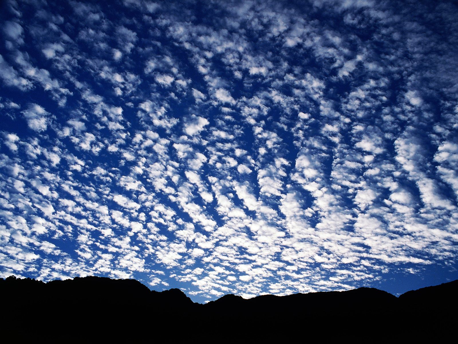 Download HQ Cloud Formations in the Annapurnas, Nepal Clouds wallpaper / 1600x1200