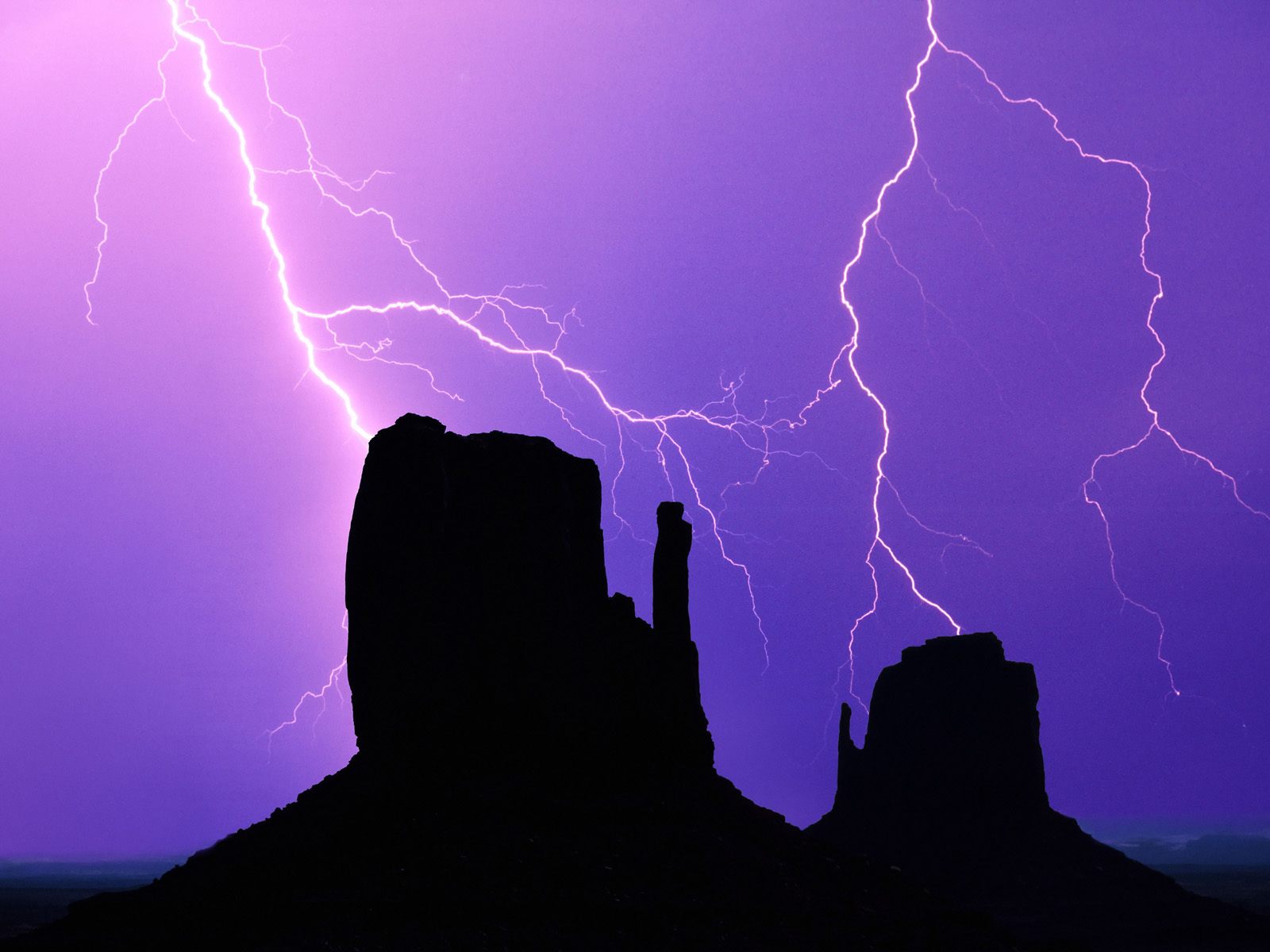 Download High quality Lightning Over the Mittens, Monument Valley, Arizona Forces of Nature wallpaper / 1600x1200